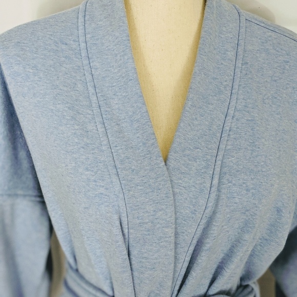 Ugg Woman's Robe, Lt Blue, Small Super Plush. - Picture 6 of 7